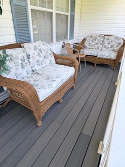 4-Piece Wicker/Rattan Patio Furnitureu Set – 2 Loveseats + 2 Tables