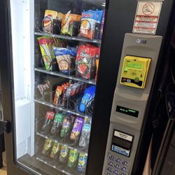 Combo Vending Machine With A Card Reader