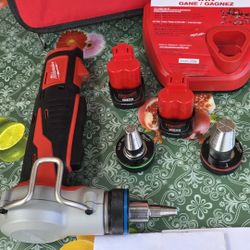 Milwaukee
M12 12-Volt Lithium-Ion Cordless ProPEX Expansion Tool with  (2)-2.0ah batteries  and  (3)-Expansion Heads  kit 