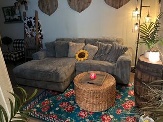 Basket round coffee table with storage