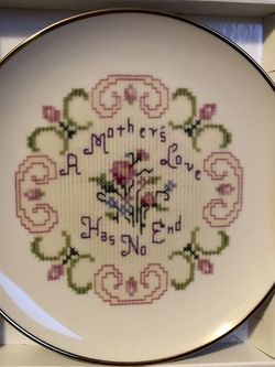 Classic Home Collection Plate “A Mother’s Love Has No End”