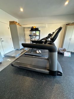 LifeFitness Discover SE3 Series Treadmill