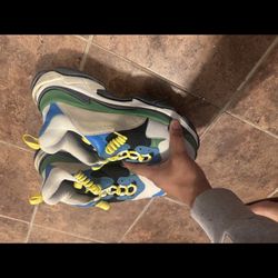 Balenciaga 
