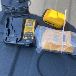Deawalt 2 Ah Battery Charger And Power Converter