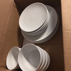 World market white table plates set of 21  white delivery available near Orlando area