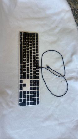 Apple Magic Keyboard A2520 with Touch ID and Keypad