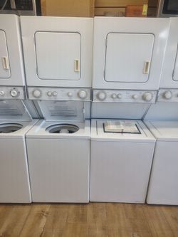 Whirlpool 24"wide stackable electric 220v washer dryer heavy duty In Excellent Working Condition