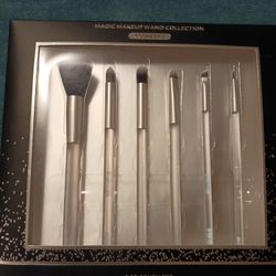 New 6 Piece Brush Set $8