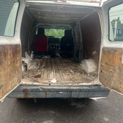 2010 Ford E-250
