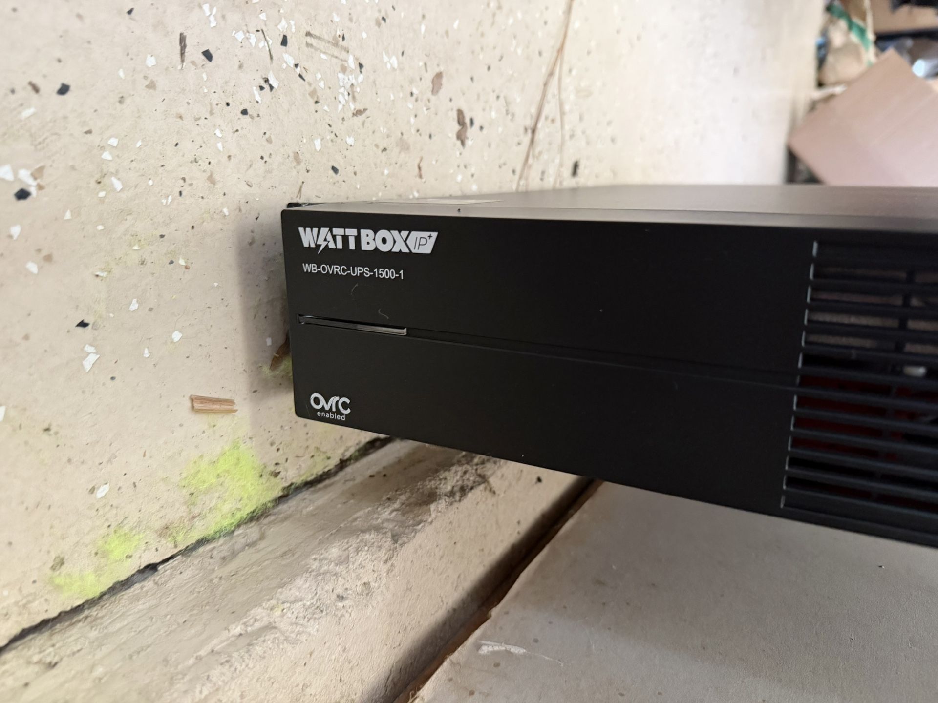 WATT BOX WB-OVRC-UPS-1500-1 Good Condition 