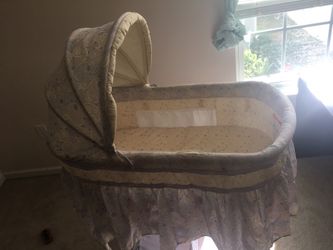 bayby sleeping bed , only used for few time , like brand new