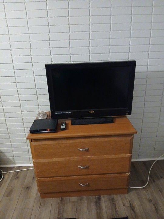 TV With DVD Player And Remote Control