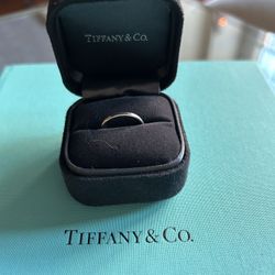 Tiffany & Co. Platinum Band – Women Size 5.25 / 16.1mm – $750