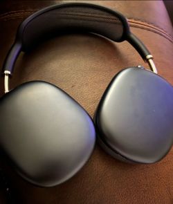 Apple AirPods Max Headphones