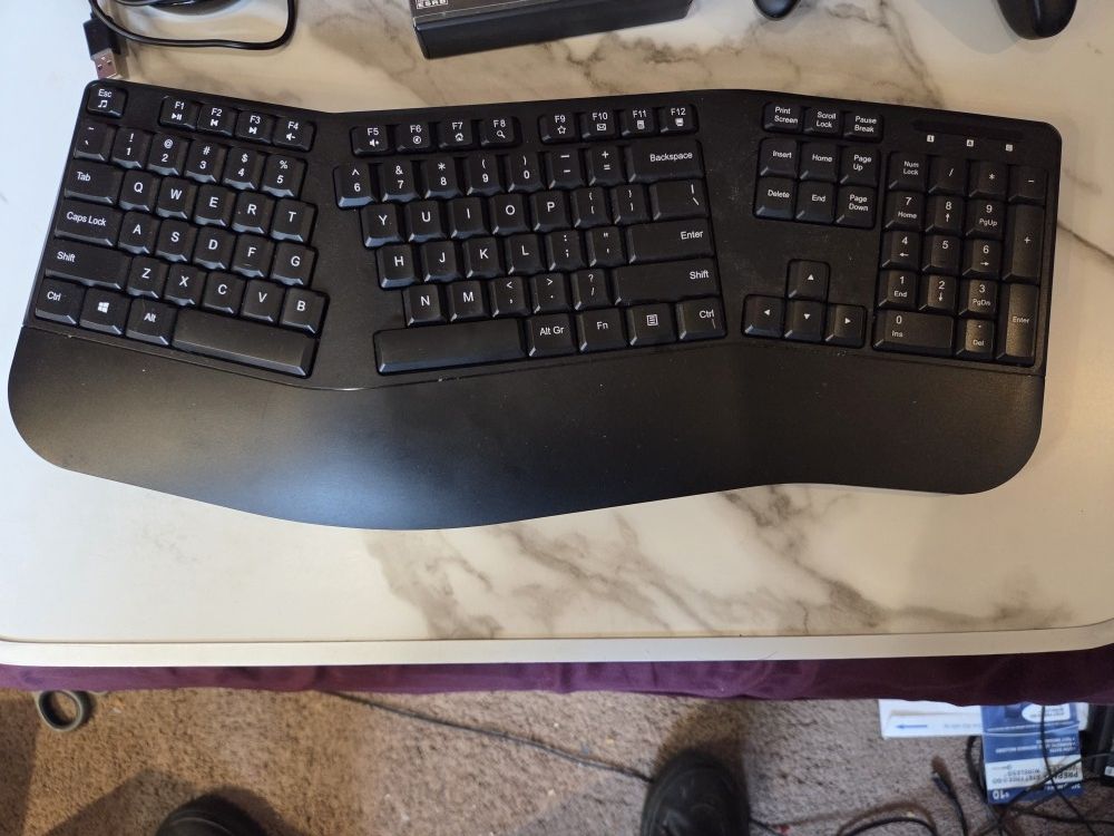 Insigniaâ„¢ - Full-Size Wireless Ergonomic Membrane Keyboard - Black