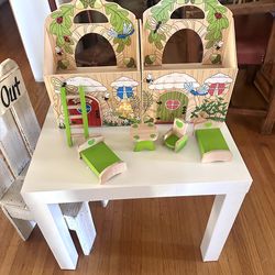 Kids Melissa Doug wooden folding house