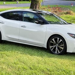 Low Miles - 2016 Nissan Maxima