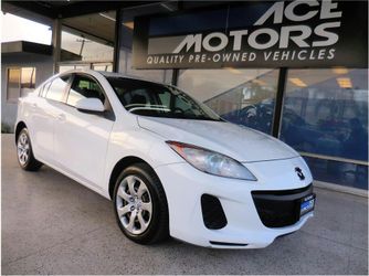 2013 Mazda MAZDA3 i Sport Sedan