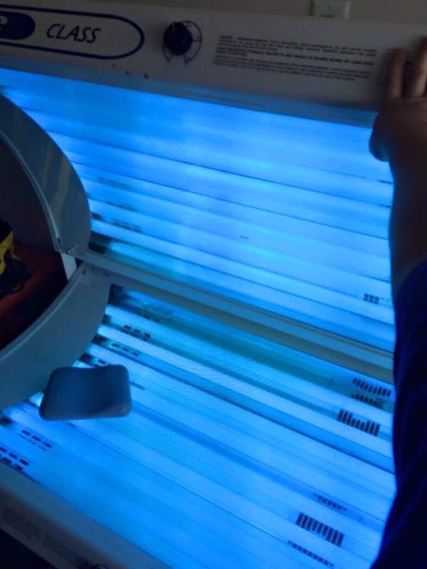 Genesis E Class Sun Series 416 SL tanning bed for Sale in Fort Worth