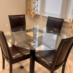 Modern Glass Dining Table with 4 Chairs – Great Condition!