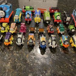 Thomas The Tank Engine And Friends Train Lot of 31 Train Cars