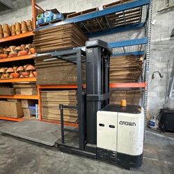 Crown Forklift 