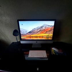 Mac, all-in-one computer 2010.  27 inch 1 TB.HD 12 gigs of  ram