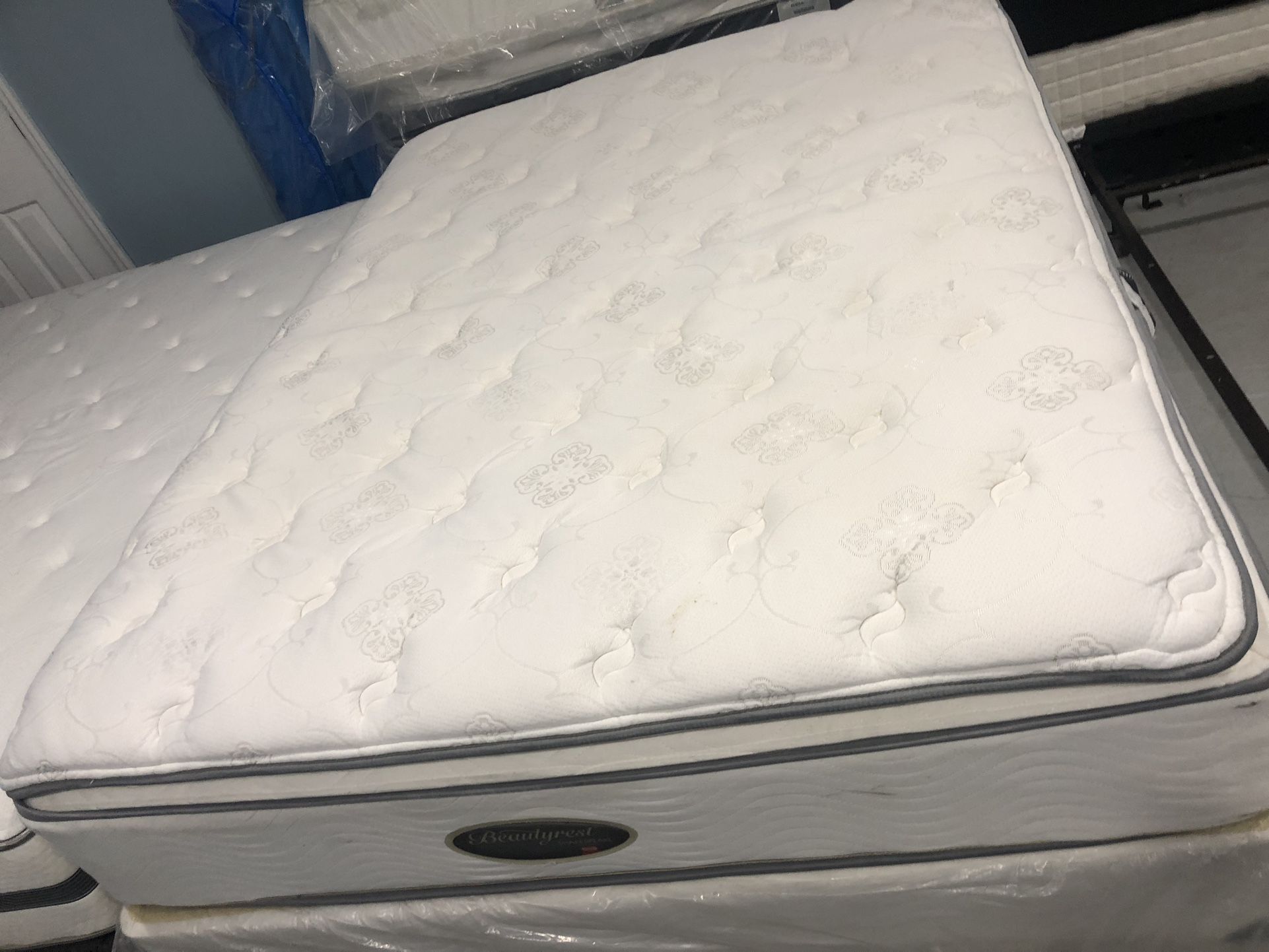 Queen Size Mattress And Box Spring