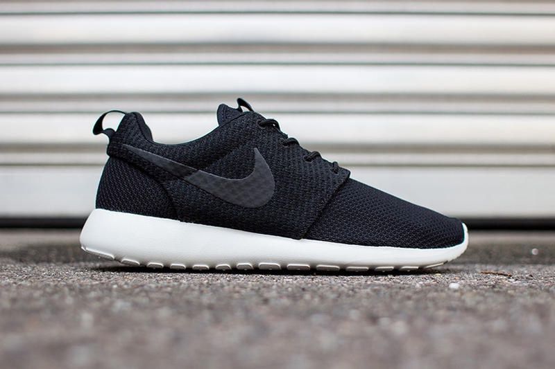 Nike Roshe Run Size 12