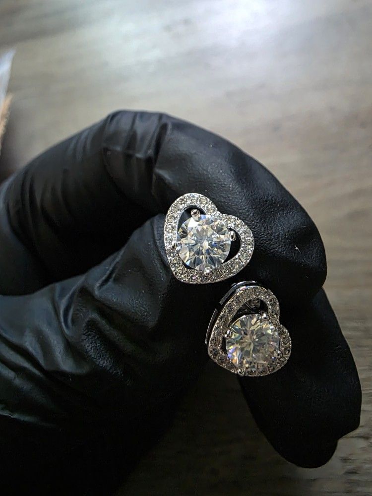 SS925 2ctw Moissanite Diamonds Heart Earrings