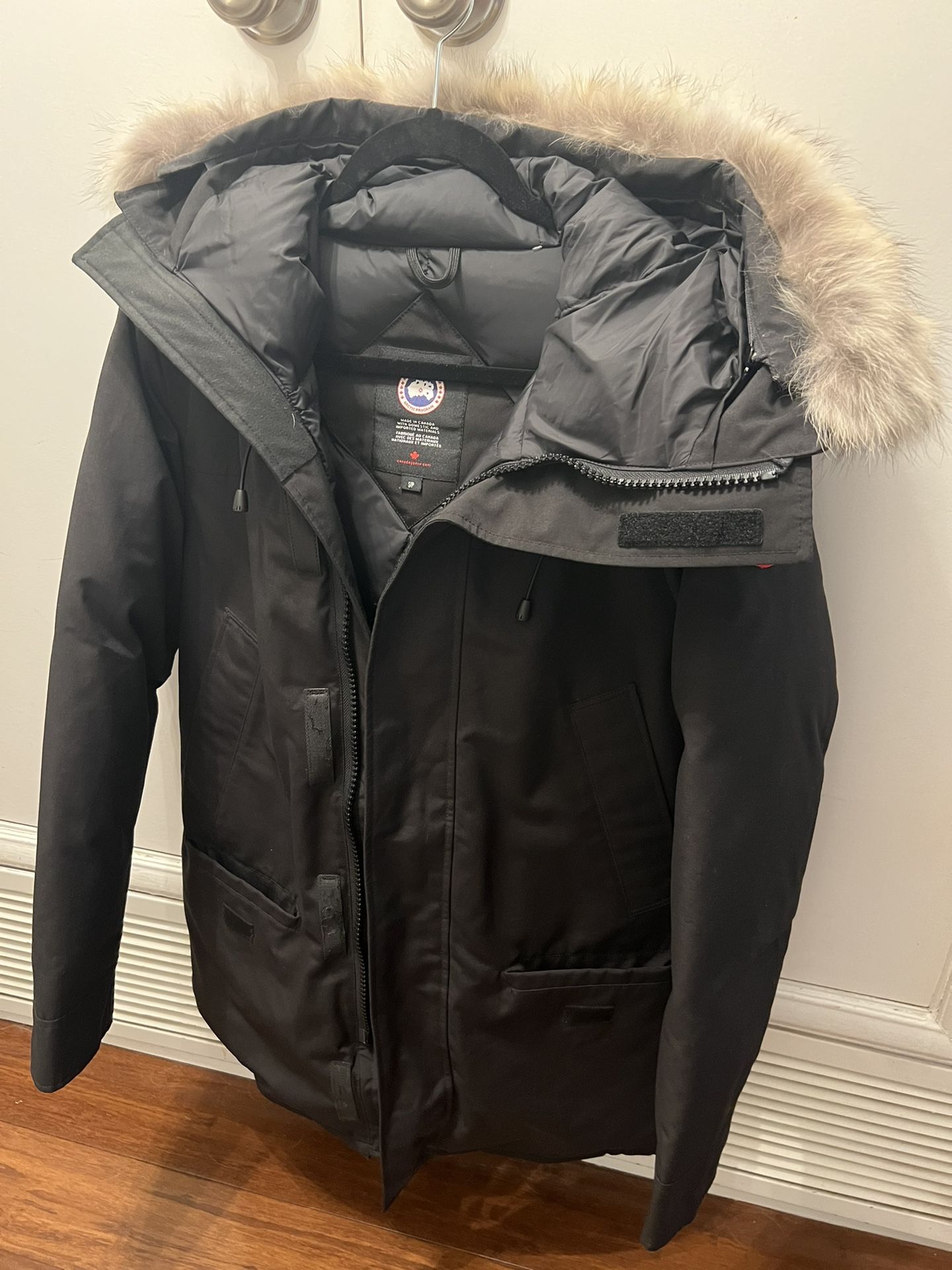 Canada Goose Langford Men’s Size Small Real Coyote Fur