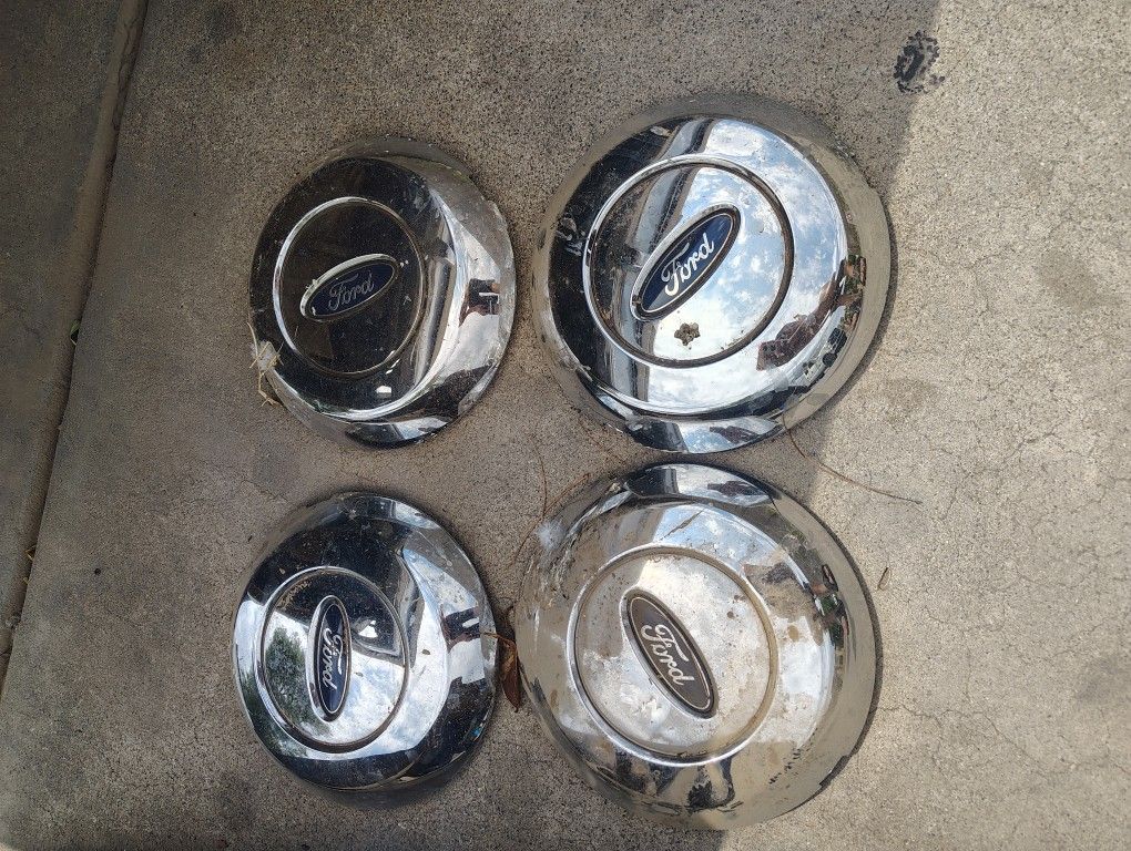 Ford F-150 Center Caps Ford Expedition 04-08