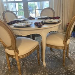 Cute Table And Chairs 