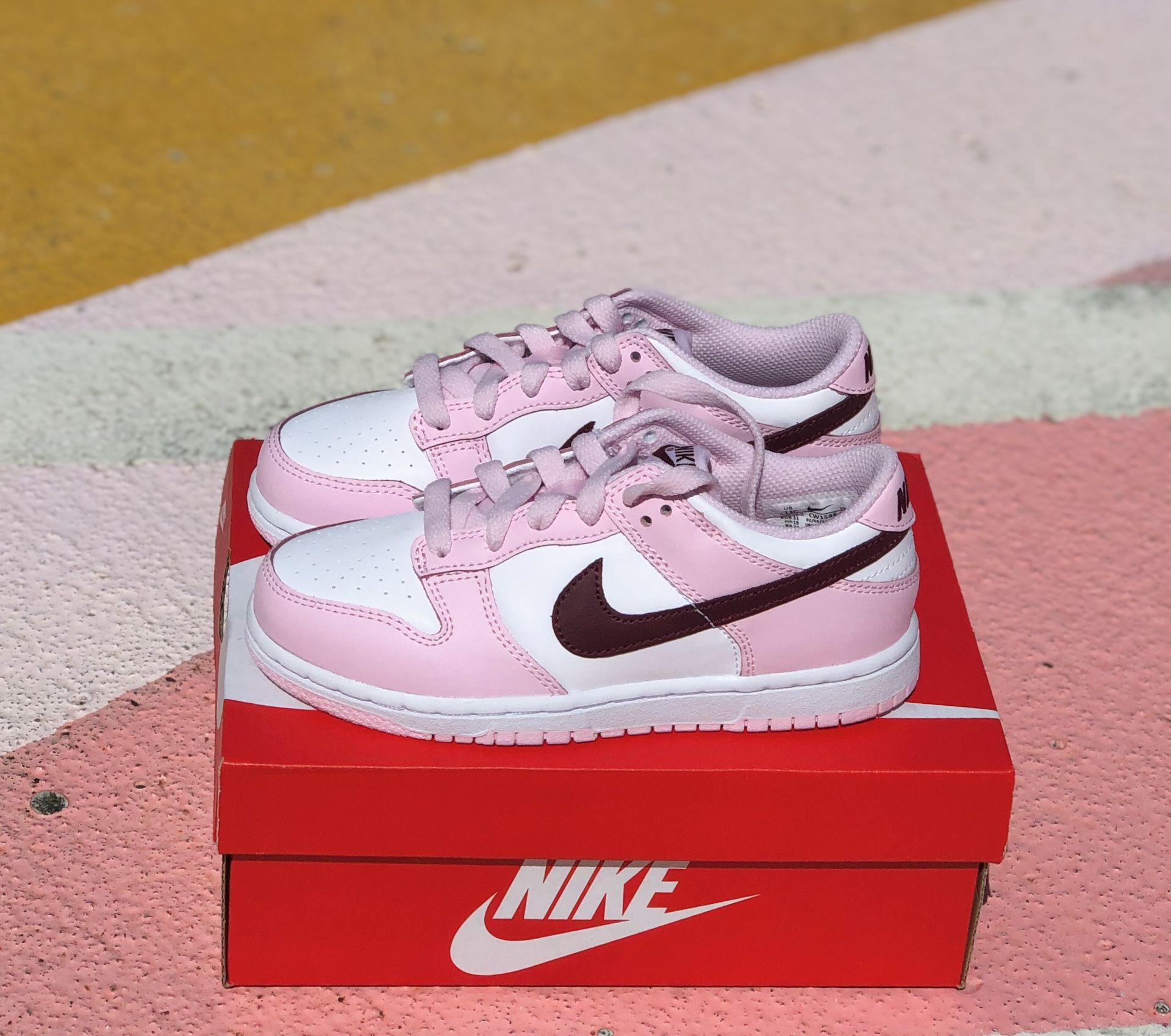 Nike Dunk Low Pink Foam🔥sz: 13c - Main Image