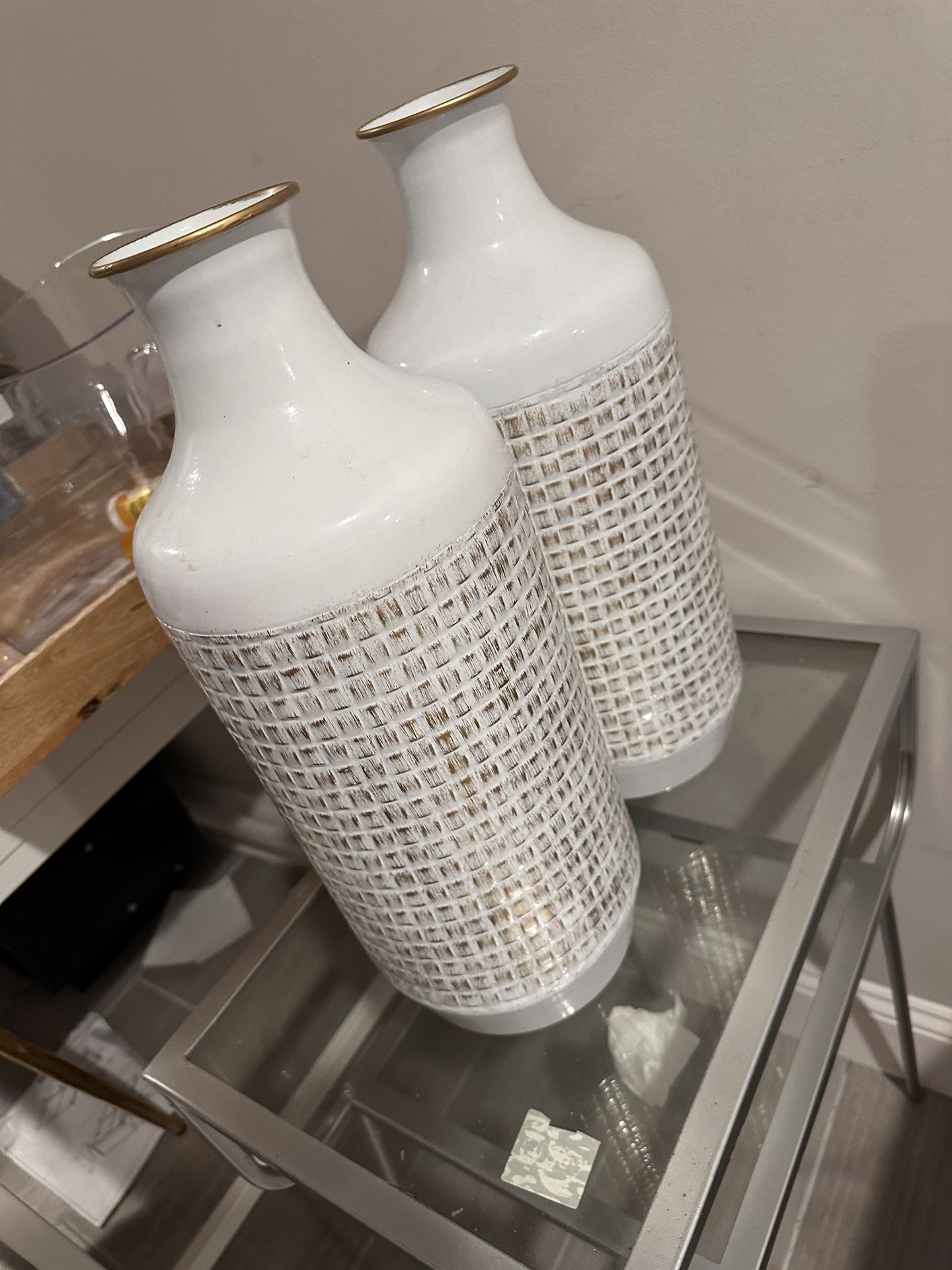 White Vases Lightweight Metal