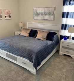 WHITE BED W/ Storage Drawers 🛏️ Cama blanca c/ Gavetas
