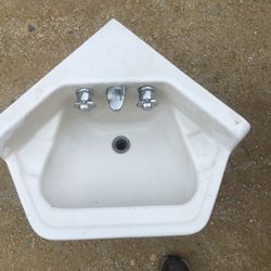 Corner Sink American Standard