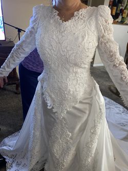 Fitted Wedding Dress With Detachable Skirt