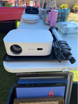 Vankyo projector brand new