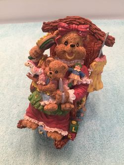 Mother bear with her babies music box