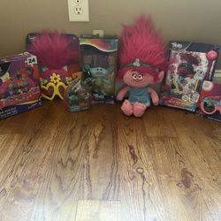 Large Trolls Lot. Surprise Gift With Purchase! 