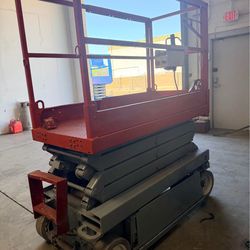 Scissor lift