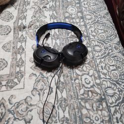 Headset For PlayStation Nintendo Switch Or Xbox Barely Used And Brand New
