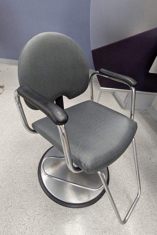 Hydrolic hair cutting chair