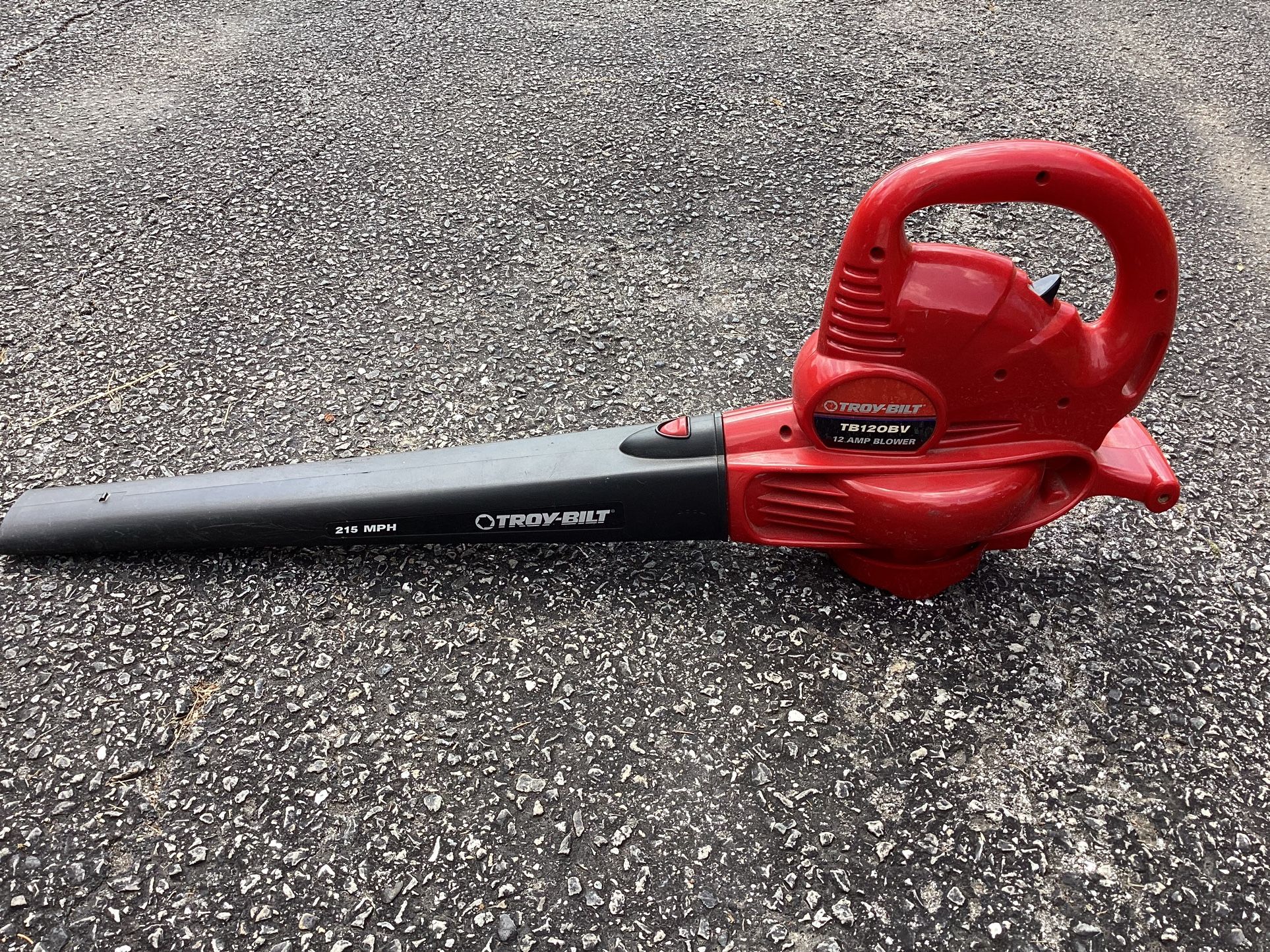 Troy-Bilt 215 mph electric blower model# TB120BV with high and low selection. Blower is in excellent working condition