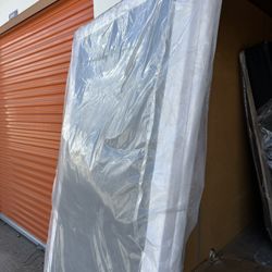 New In Plastic King Size Bunkie Box Foundation