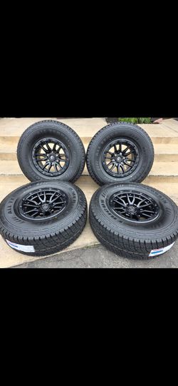 17" FUEL REBEL w/ 35" Americus A/T tires