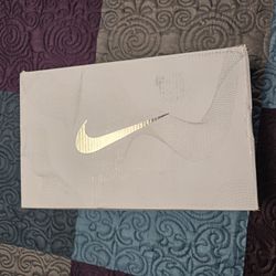 Brand New Never Use VAPOR MAX SIZE 11