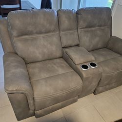 Couch/recliners