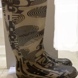 Rain boots 
